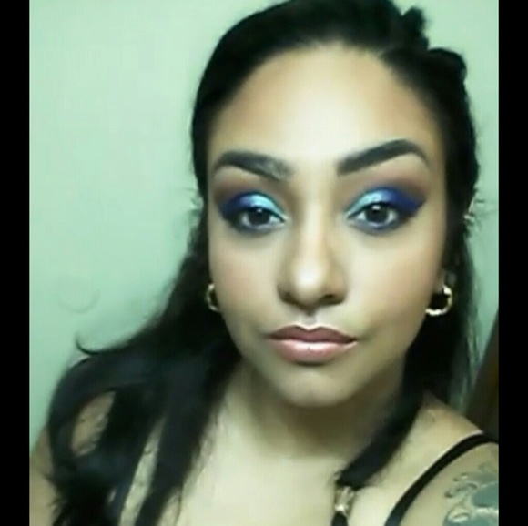 Meet your Posher, Stefanie - Picture 2 of 2